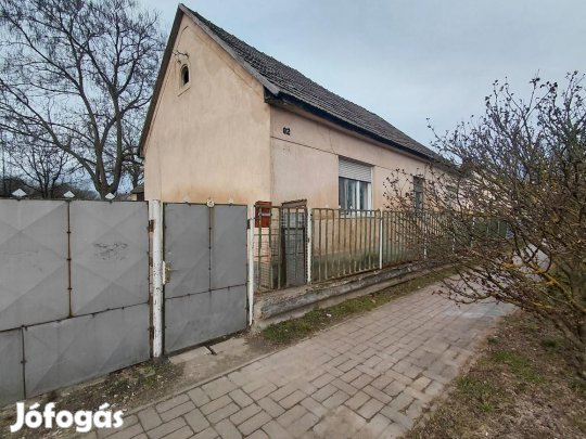 Kisbér, 3 szobás  családi ház eladó