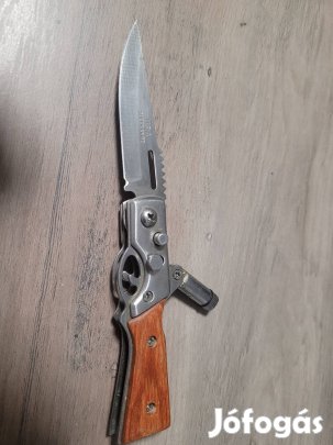 Kisbicska 16 cm méretű, 8 cm pengével.