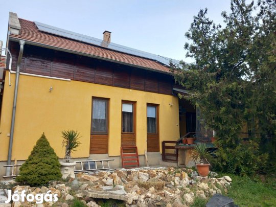 Kisfaludon eladó családi ház