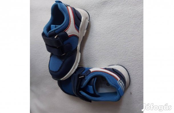 Kisfiú cipő, 21-es méretű