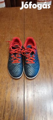 Kisfiú futball cipő 32- es.