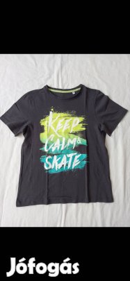 Kisfiú póló (146-152-es, Keep & Calm Skate, sötét, C&A)