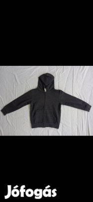 Kisfiú pulóver (122-128-as, csuklyás, szürke, cipzáras)