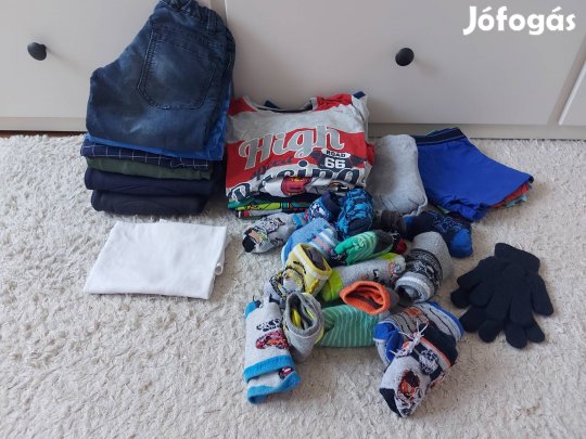 Kisfiú ruhacsomag 128-134-es méret