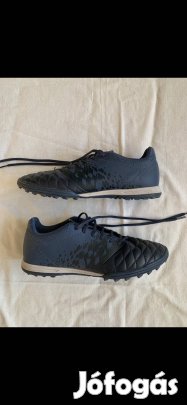 Kisfiú sportcipő (42-es, Kipsta)