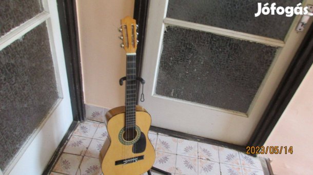 Kisgitár eladó