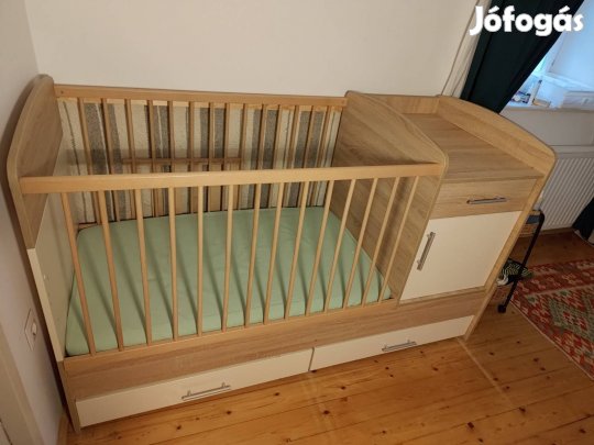 Kisgyermek/babaágy matraccal + vízlepergető lepedővel