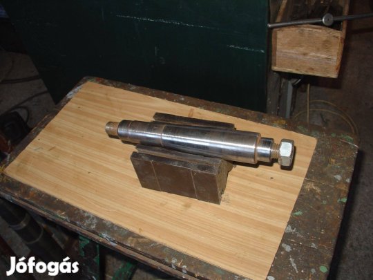 Kiskőrösi szalagfűrész 800-as felső tengely