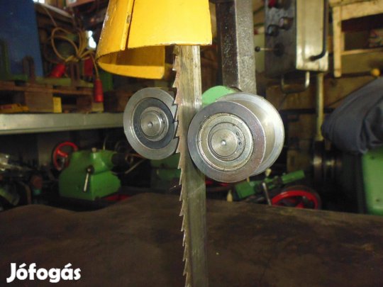 Kiskőrösi szalagfűrész görgős lapvezető szalagfűrészlap vezető görgő