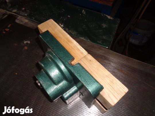 Kiskőrösi szalagfűrész gyári lapvezető szalagfűrészlap vezető