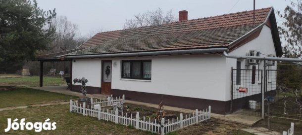 Kiskunfélegyháza Felsőgalambos környékén családi ház eladó!