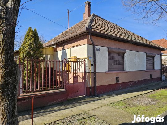 Kiskunhalas Felsővárosban kétgenerációs családi ház eladó