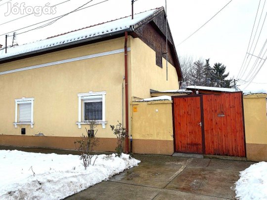 Kiskunhalas Tabán városrészben felújított családi ház eladó!