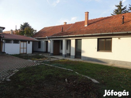 Kiskunhalas központi részén lakás eladó