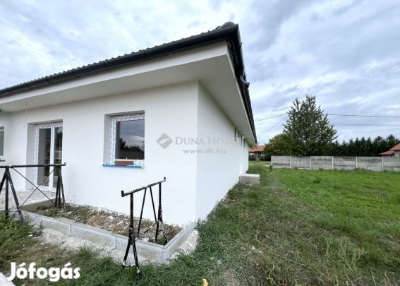 Kiskunlacházai 106 nm-es ház eladó