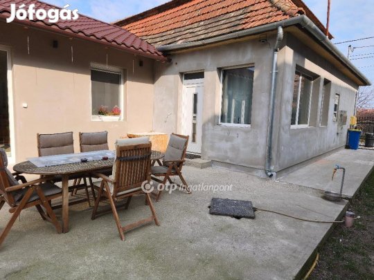 Kiskunlacházai 121 nm-es ház eladó