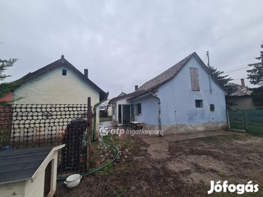 Kiskunlacházai eladó 100 nm-es ház