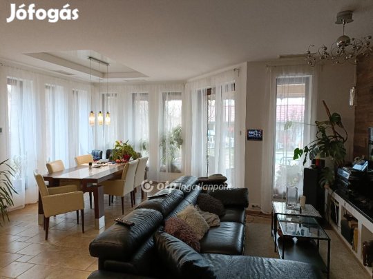 Kiskunlacházai eladó 135 nm-es ház