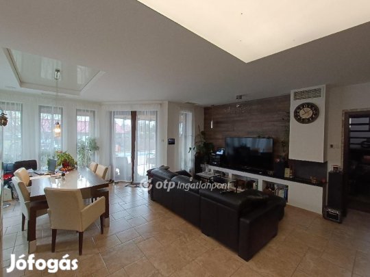 Kiskunlacházai eladó 135 nm-es ház