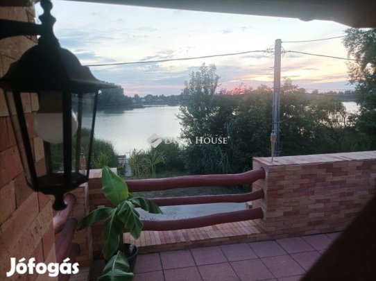 Kiskunlacházai eladó 166 nm-es ház