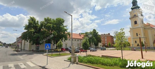 Kiskunmajsa központjában eladó üzlethelyiség!