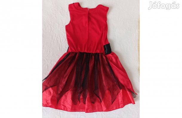 Kislány 104-es farsangi jelmez