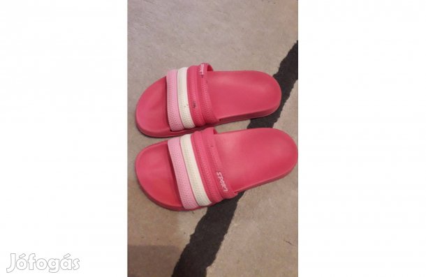 Kislány 33 méretű strandpapucs keveset viselt 500 Ft