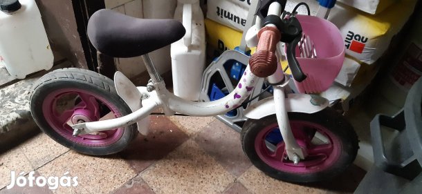 Kislány Futóbicikli