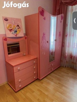 Kislány gyermek szekrény