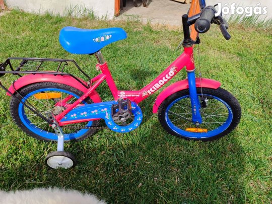 Kislány kerékpár kitámasztóval