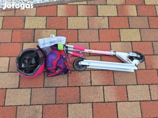 Kislány roller + védőfelszerelés