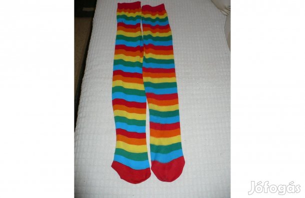 Kislány színes zokni