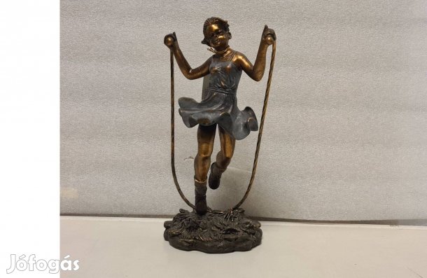 Kislány szobor ugrálókötéllel 32 cm