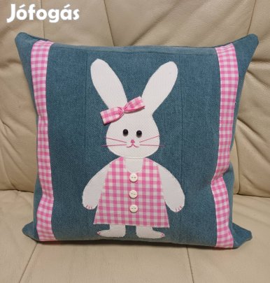 Kislányos nyuszis párna