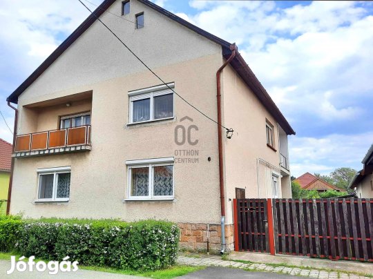 Kismarosi eladó tégla családi ház