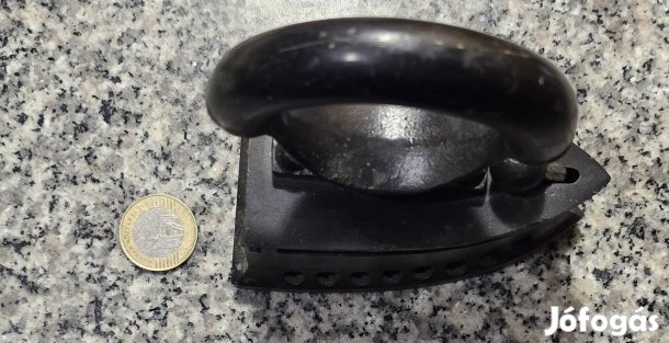 Kisméretű antik szenes vasaló! Gallérvasaló mintavasaló