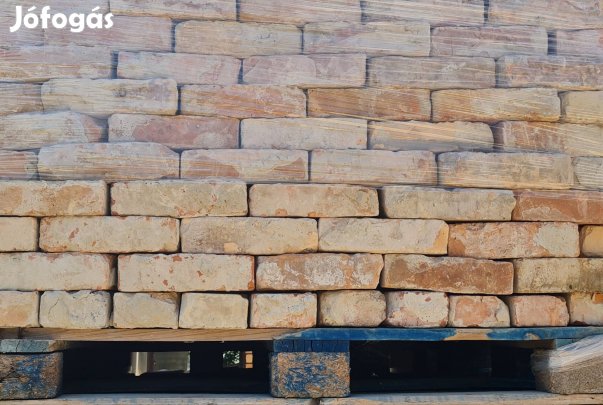 Kisméretű bontott válogatott egész tégla 