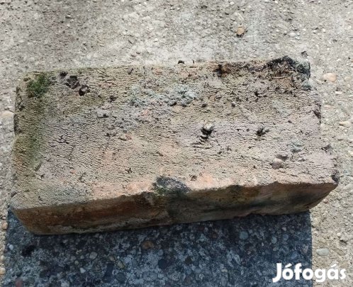 Kisméretű kőművestégla eladó!