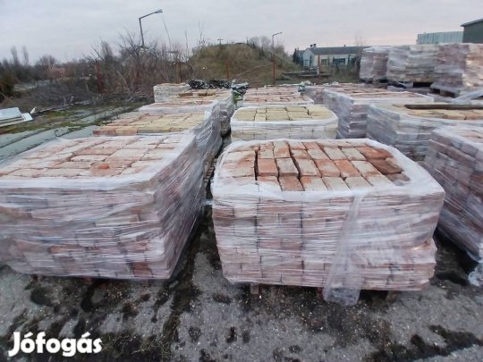 Kisméretű piros/sárga tégla