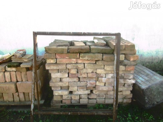 Kisméretü tégla eladó Bátaszék
