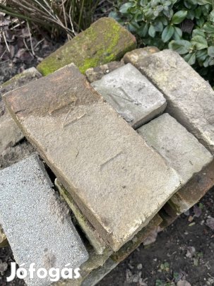 Kisméretű tégla ingyen elvihető