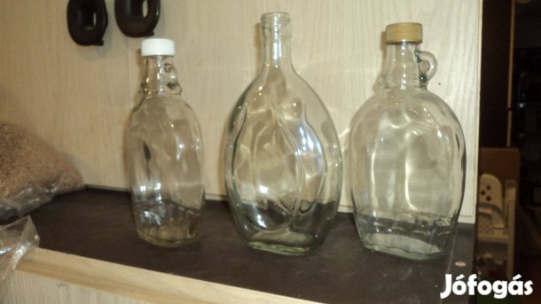 Kisméretű üvegek csomagban