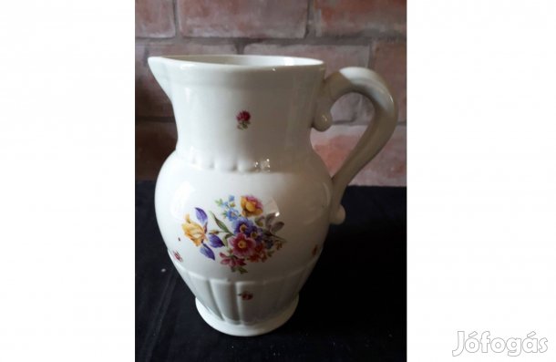 Kispesti porcelán kancsó