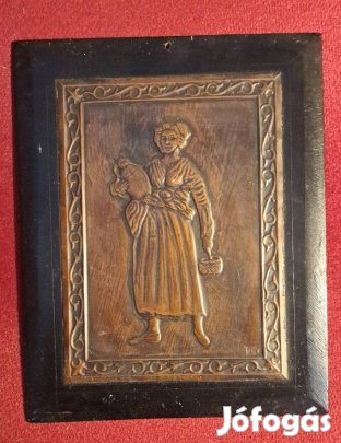 Kisplasztikai jellegű, falra akasztható dombormű (relief) I