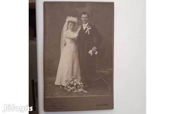 Kiss Jenő szekszárdi műtermében készített esküvői kép