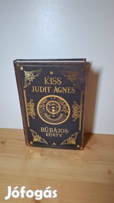 Kiss Judit Ágnes: Bűbájoskönyv