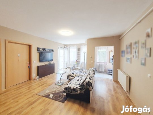 Kistarcsa, Zsófialigeti HÉV megálló közeli utca, 78 m2-es, társasházi