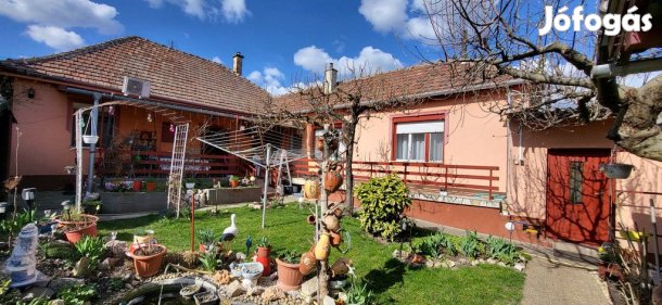 Kistarcsai 140 nm-es ház eladó