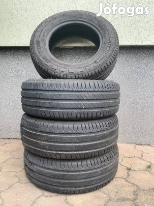 Kisteherautó c gumi garnitúra eladó