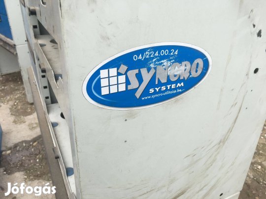 Kisteherautóba gyári szekrény szett eladó